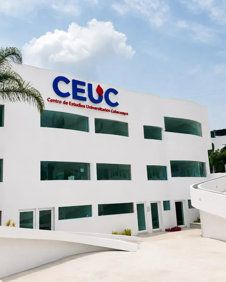 Edificio de CEUC en Camino Real de Calacoaya